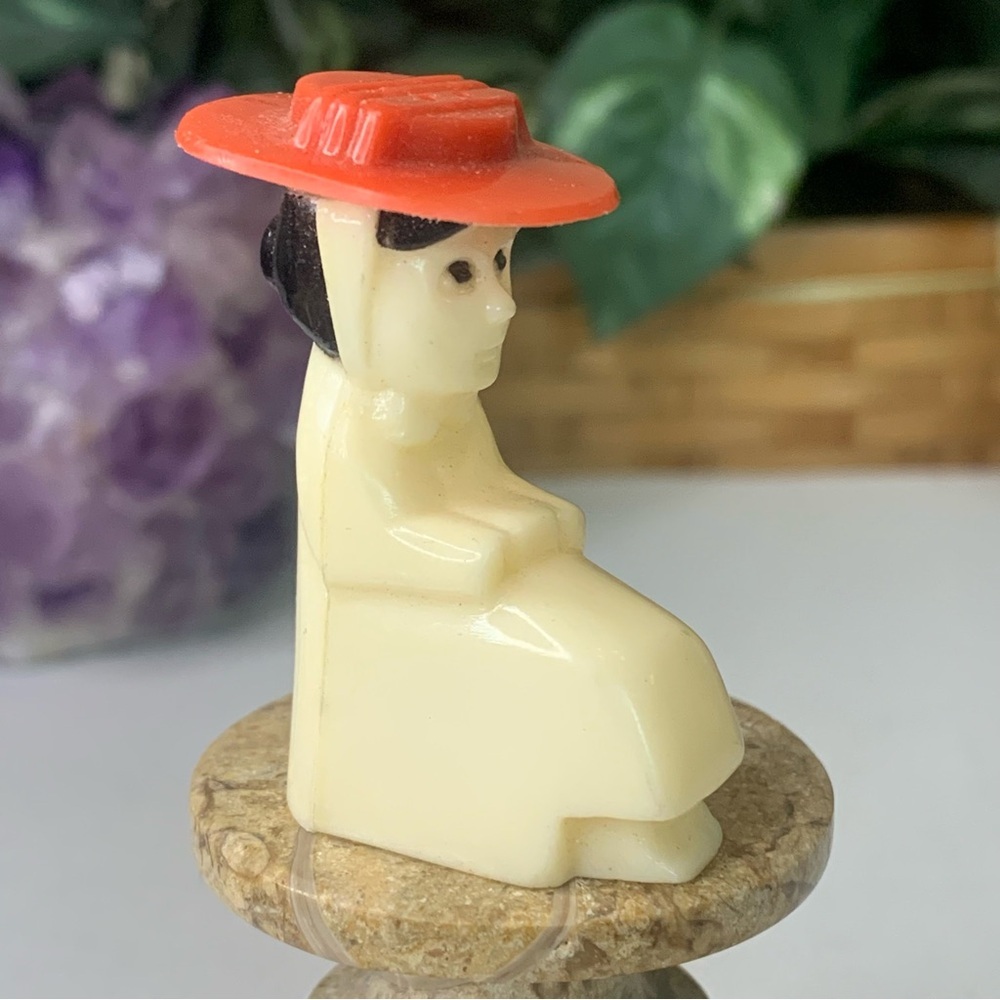 Vintage 1950's Model T Ford Car Salt Pepper Shaker Female Passenger Figurine 1.9